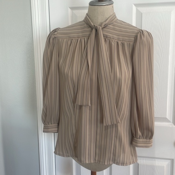 Vintage 80s Josephine button up blouse puffy 3/4 sleeves tie neck bow tan size 6 - Picture 12 of 16